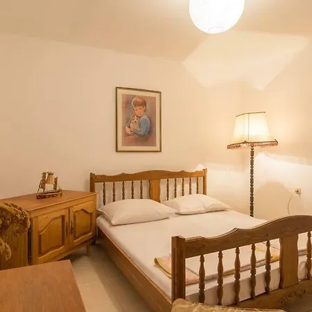 Gostinjska kuća Apartmants Marijana 61 *